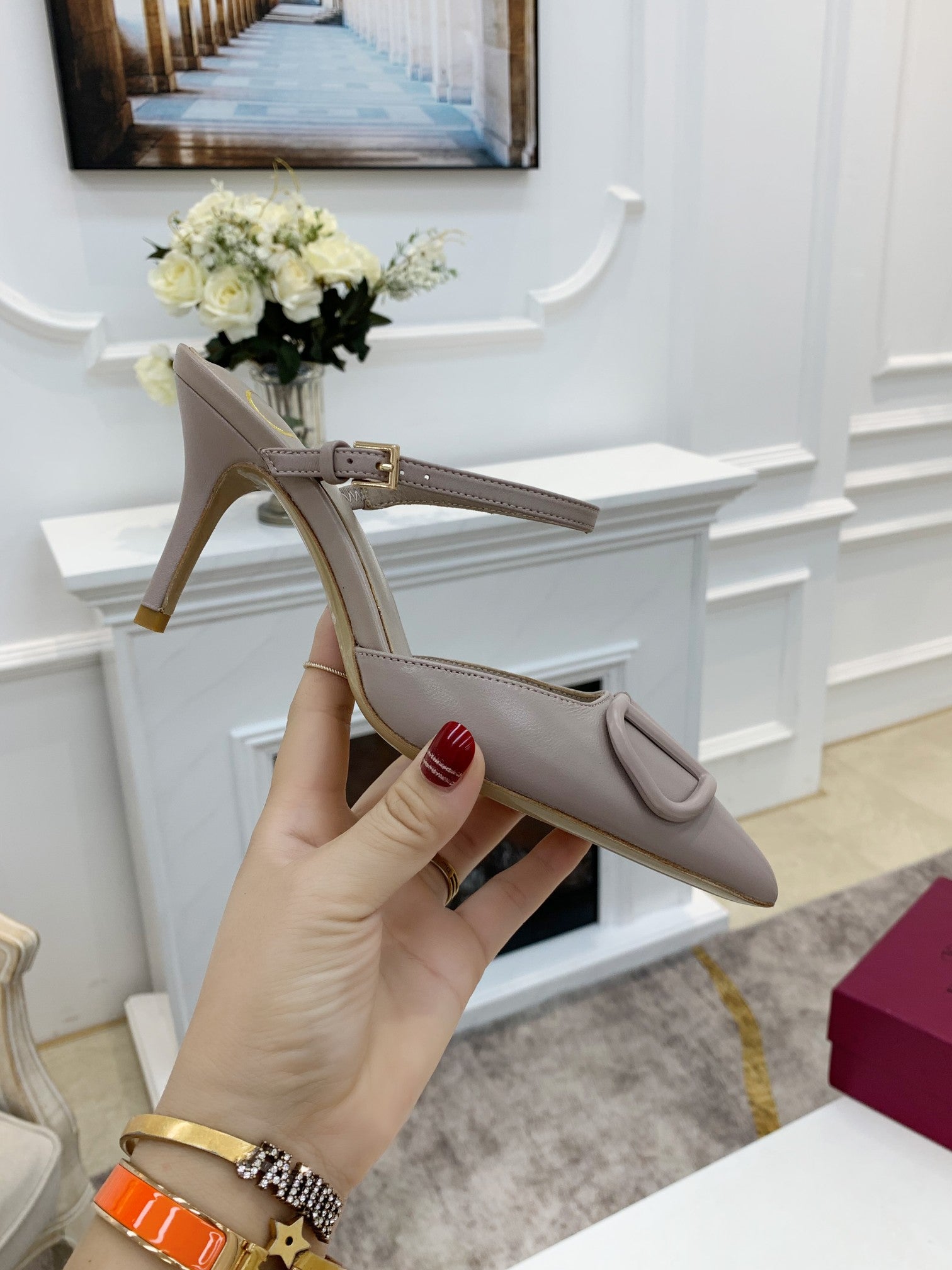 2YVL28Z Popular leather  High heels