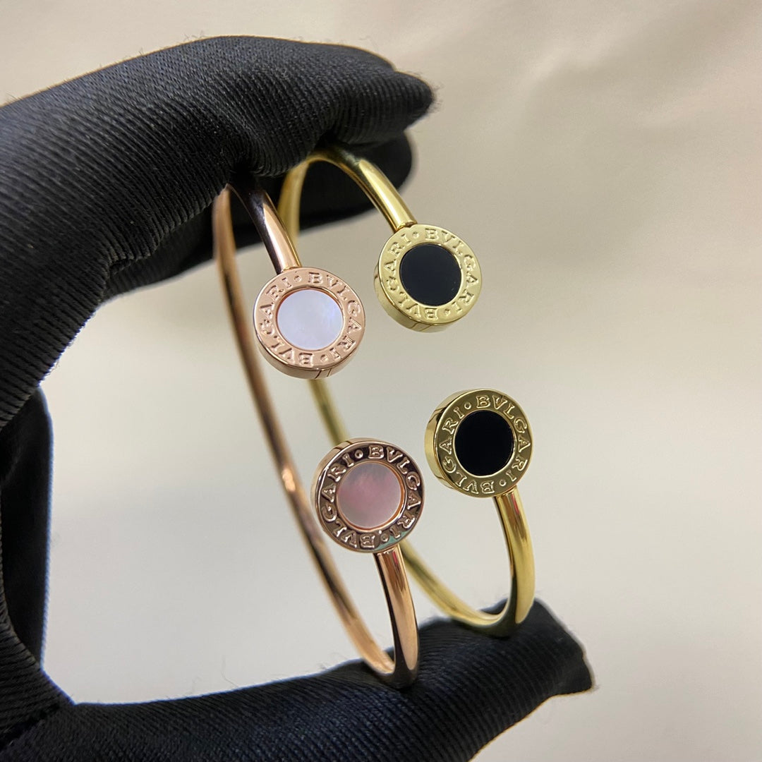 55QS46K  Popular Bracelets