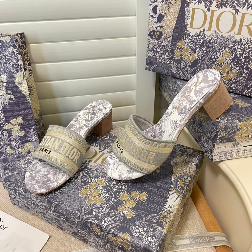 14D64Z Popular sandals