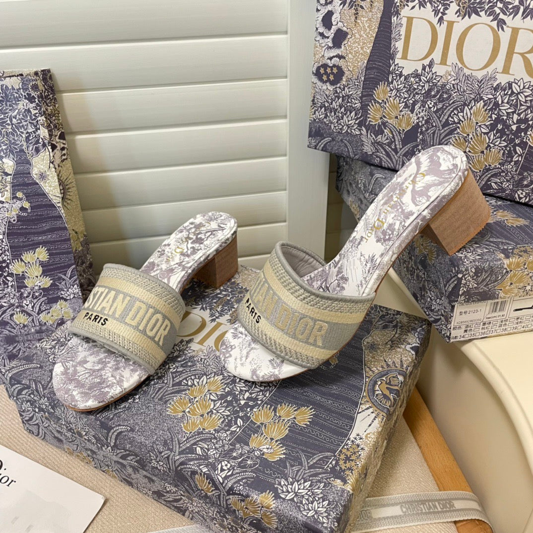 14D64Z Popular sandals