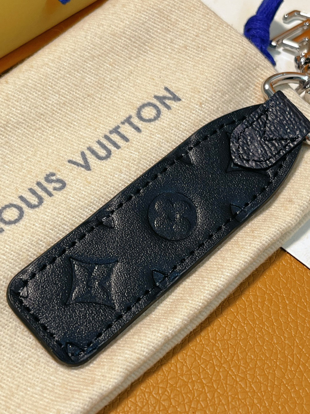 35QE8A Popular bag 's charms accessories