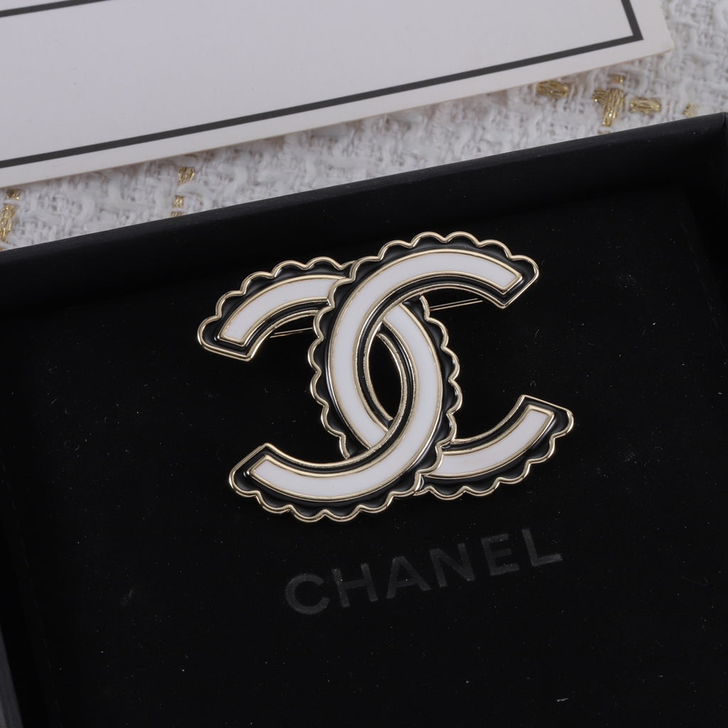 136NC37X Popular  Brooch