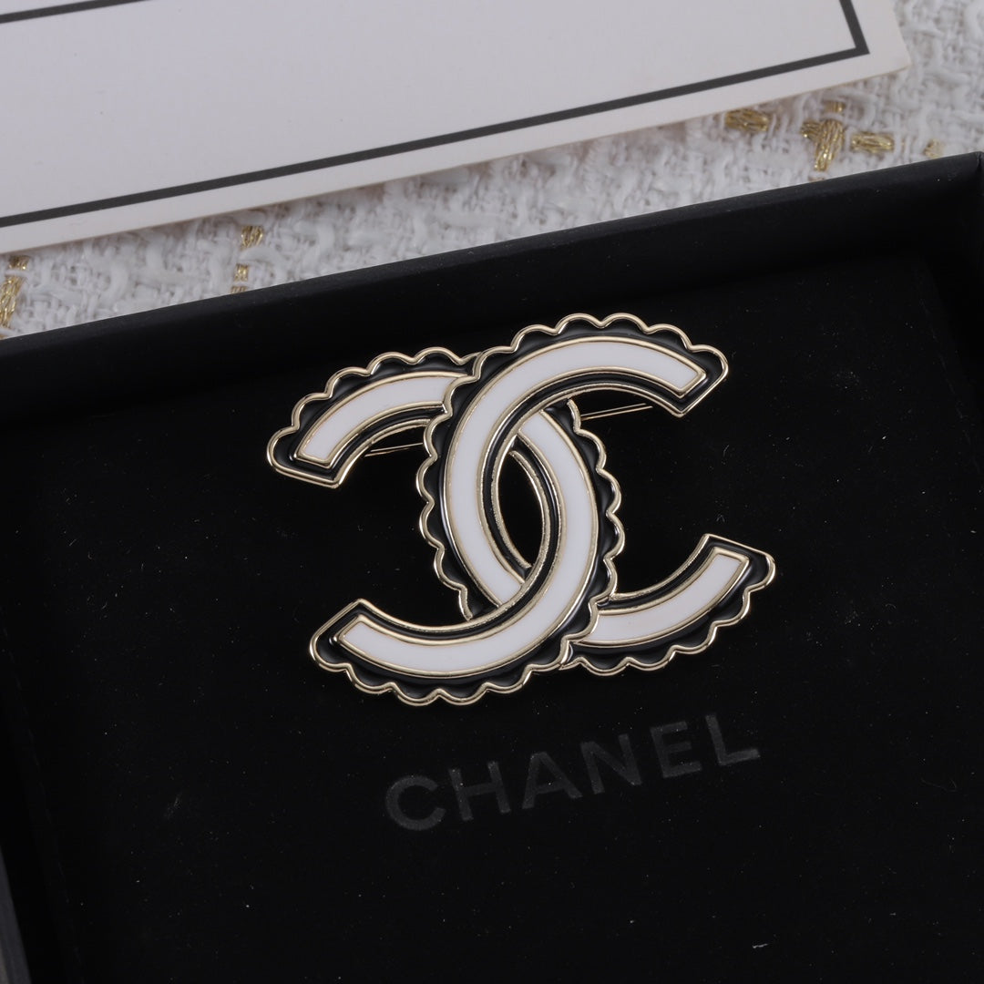 136NC37X Popular  Brooch