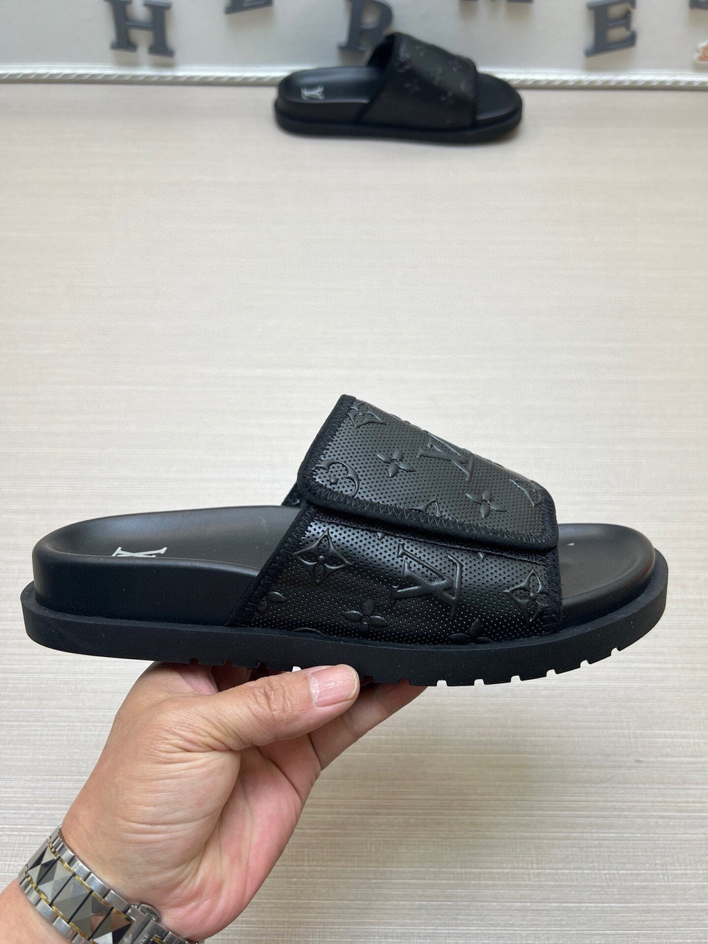 5WE253Z Popular Slippers