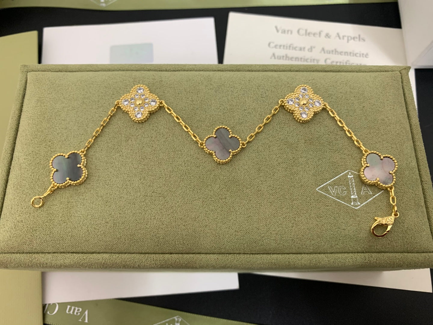 5XVA179K  Popular bracelets 5 flowers normal size1.5cm flower