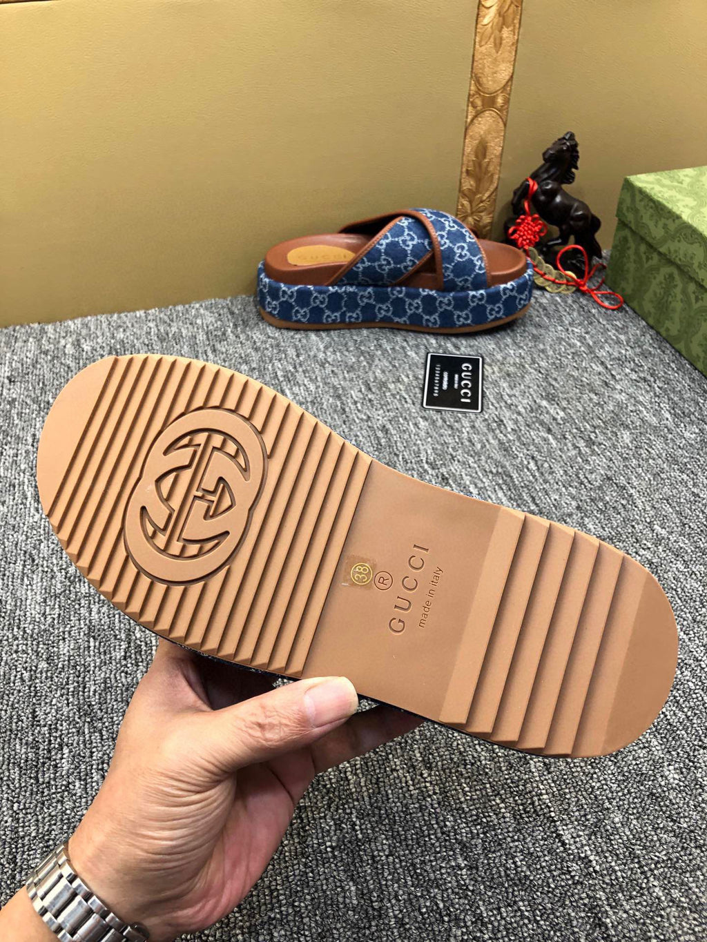 5YB69Z Popular Slippers