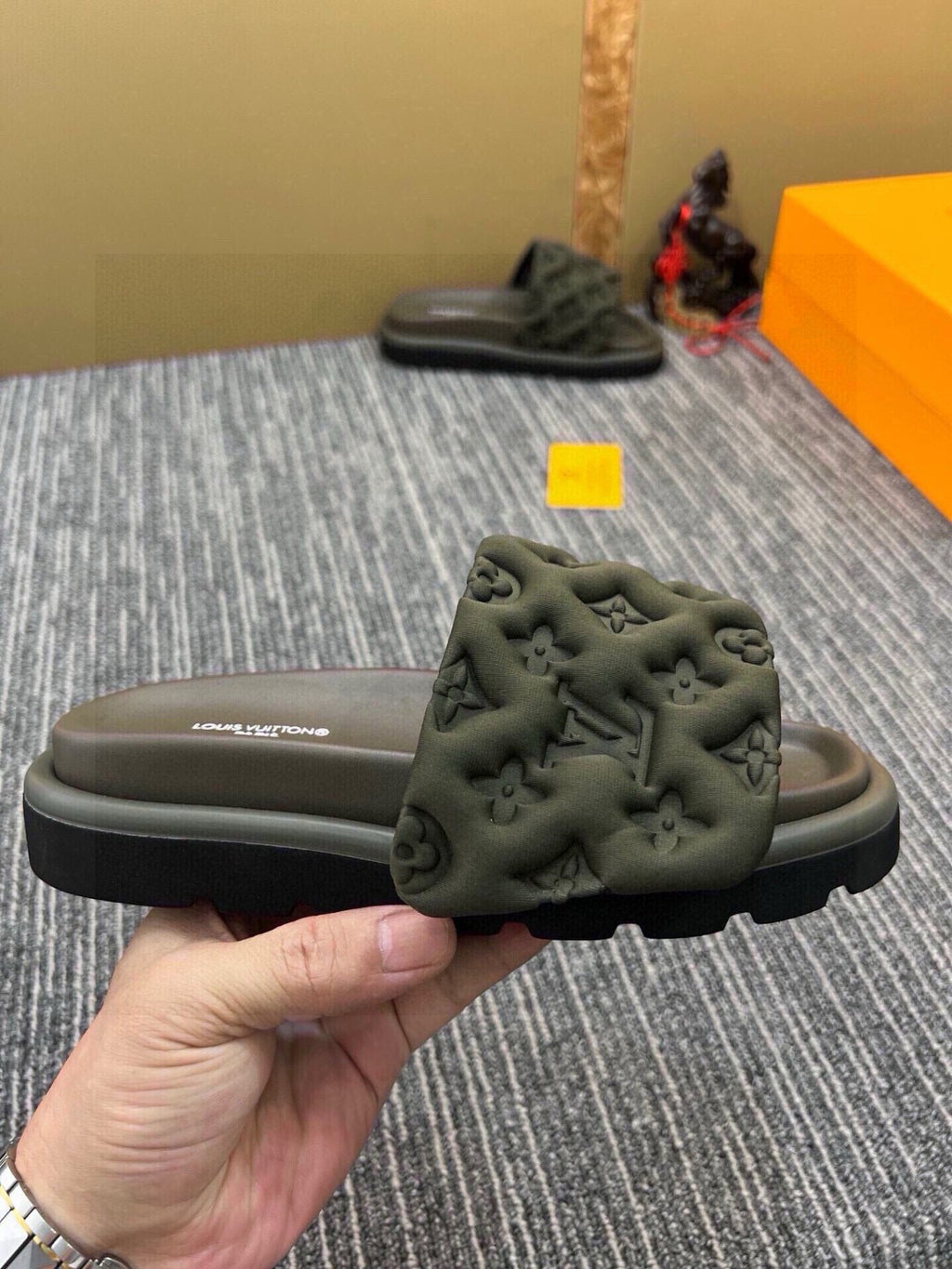 5QE13Z Popular Slippers