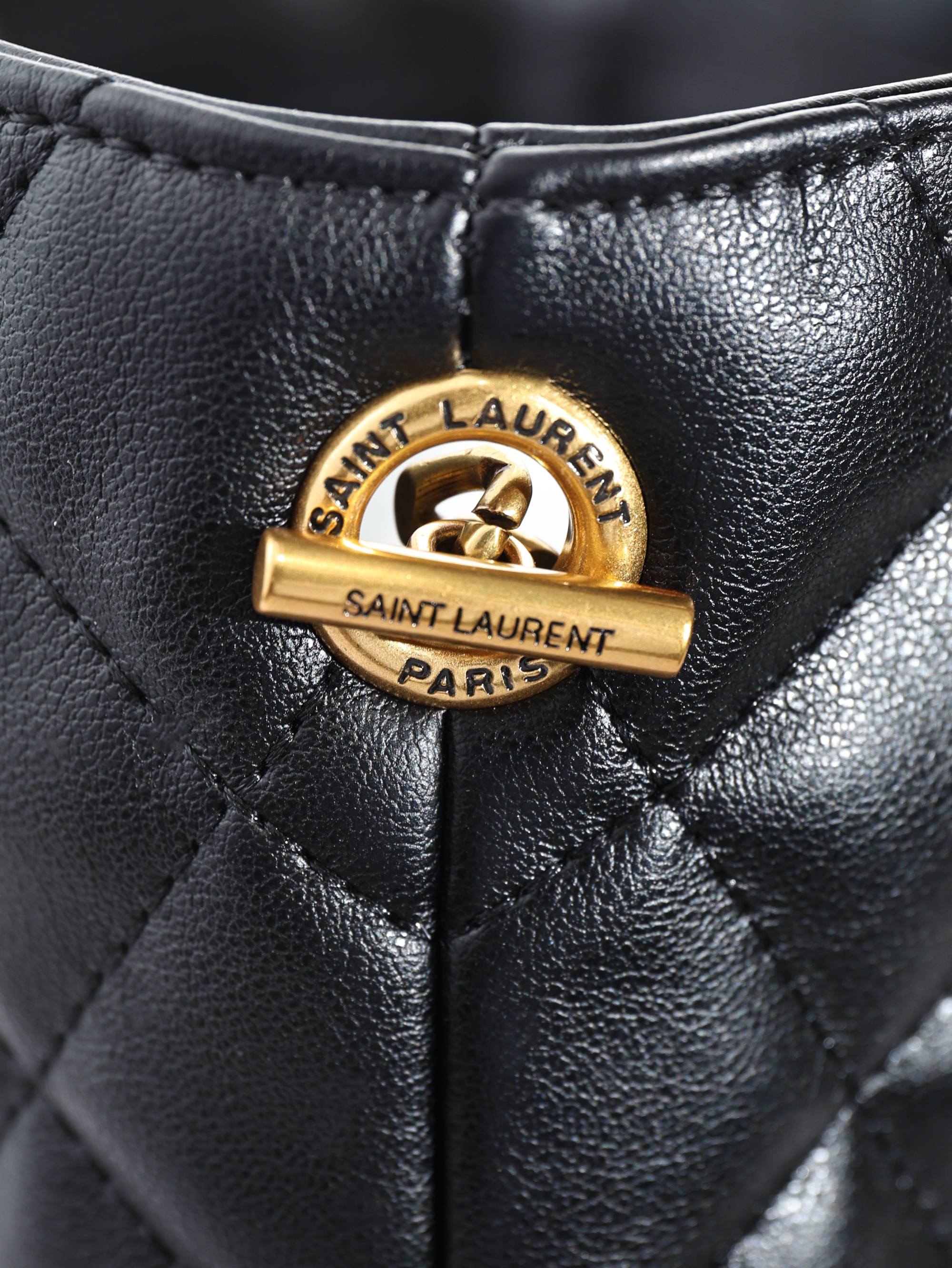 B1X66SL7 Popular high-quality leather bag