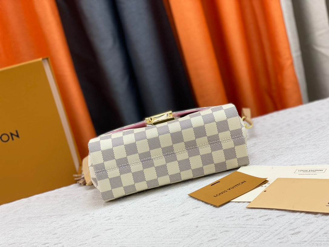 1WE2B Popular leather Bags