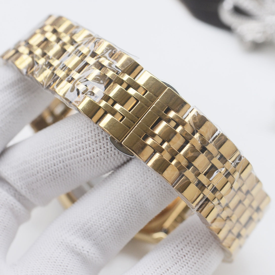 136NA11L  Popular Watches