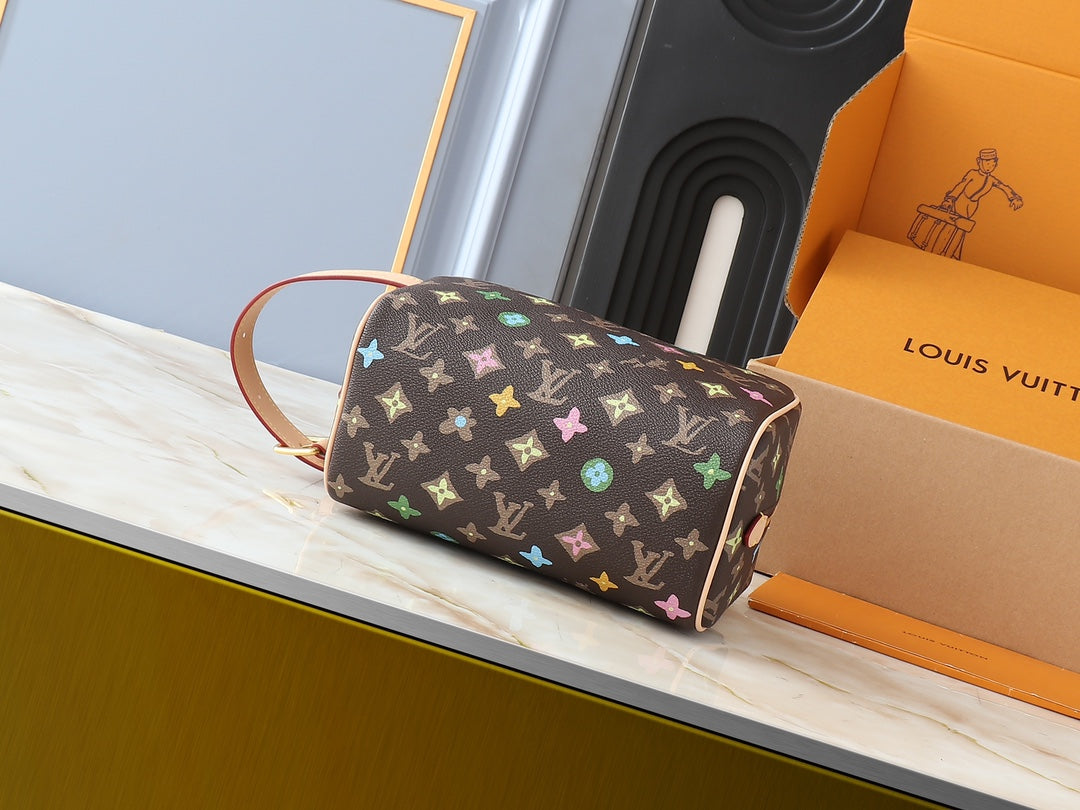 15RE69B  Popular   leather bag