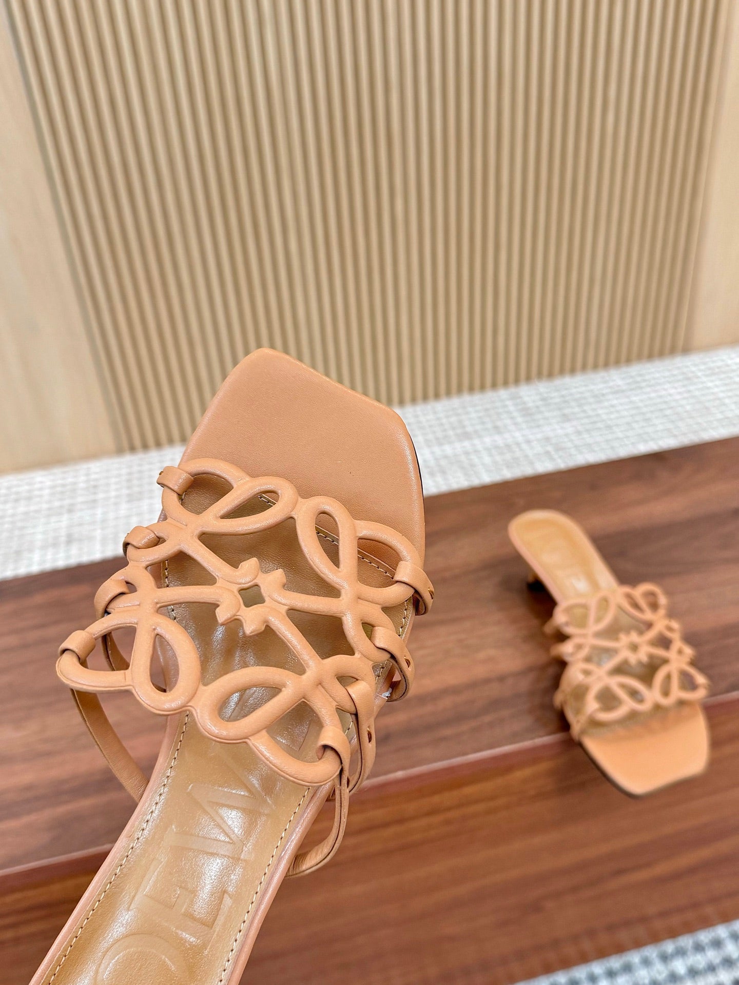 Z2X66A20 Popular high-quality leather Shoes