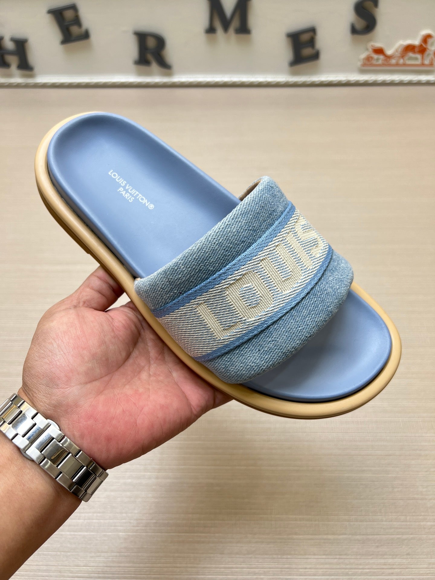 535ZE300Z Popular Slippers