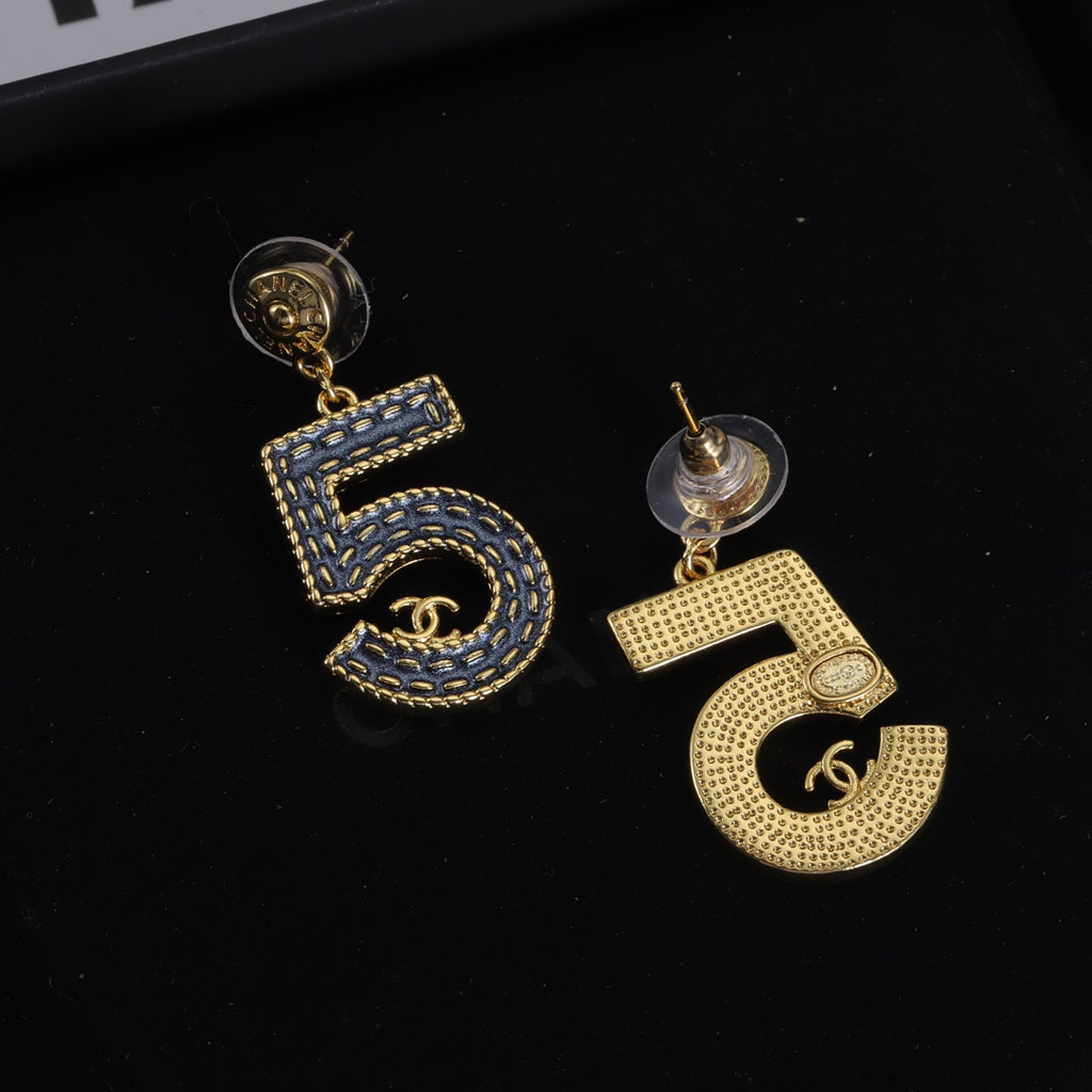 14C305E Popular Earrings