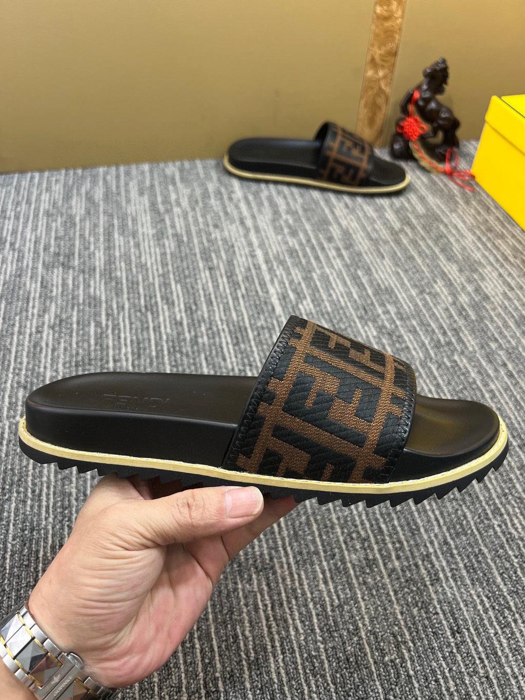 5XF105Z Popular Slippers