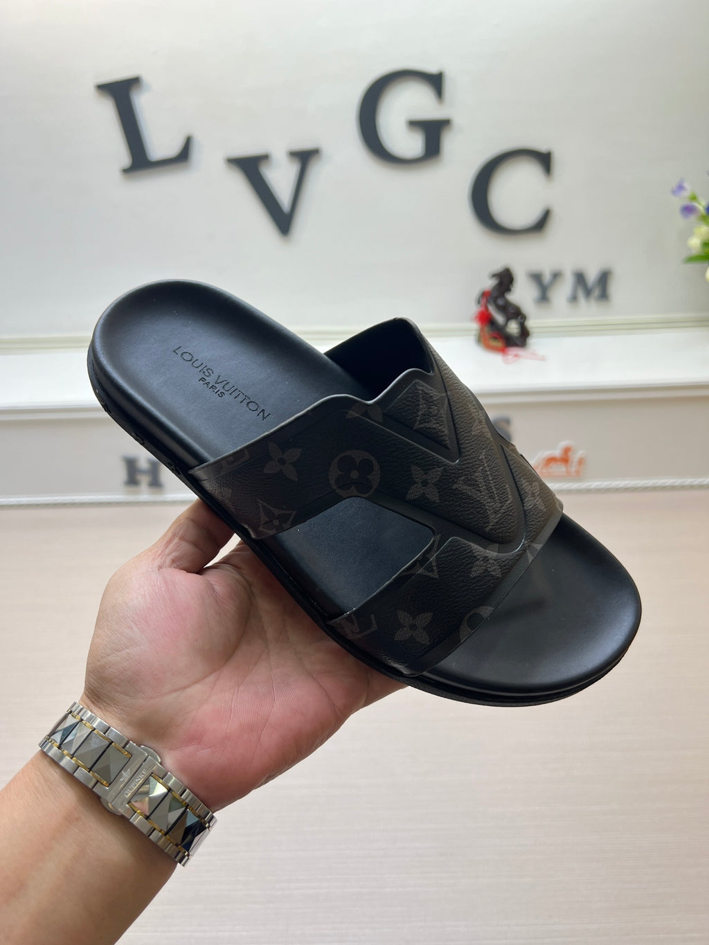 54E111Z Popular slippers