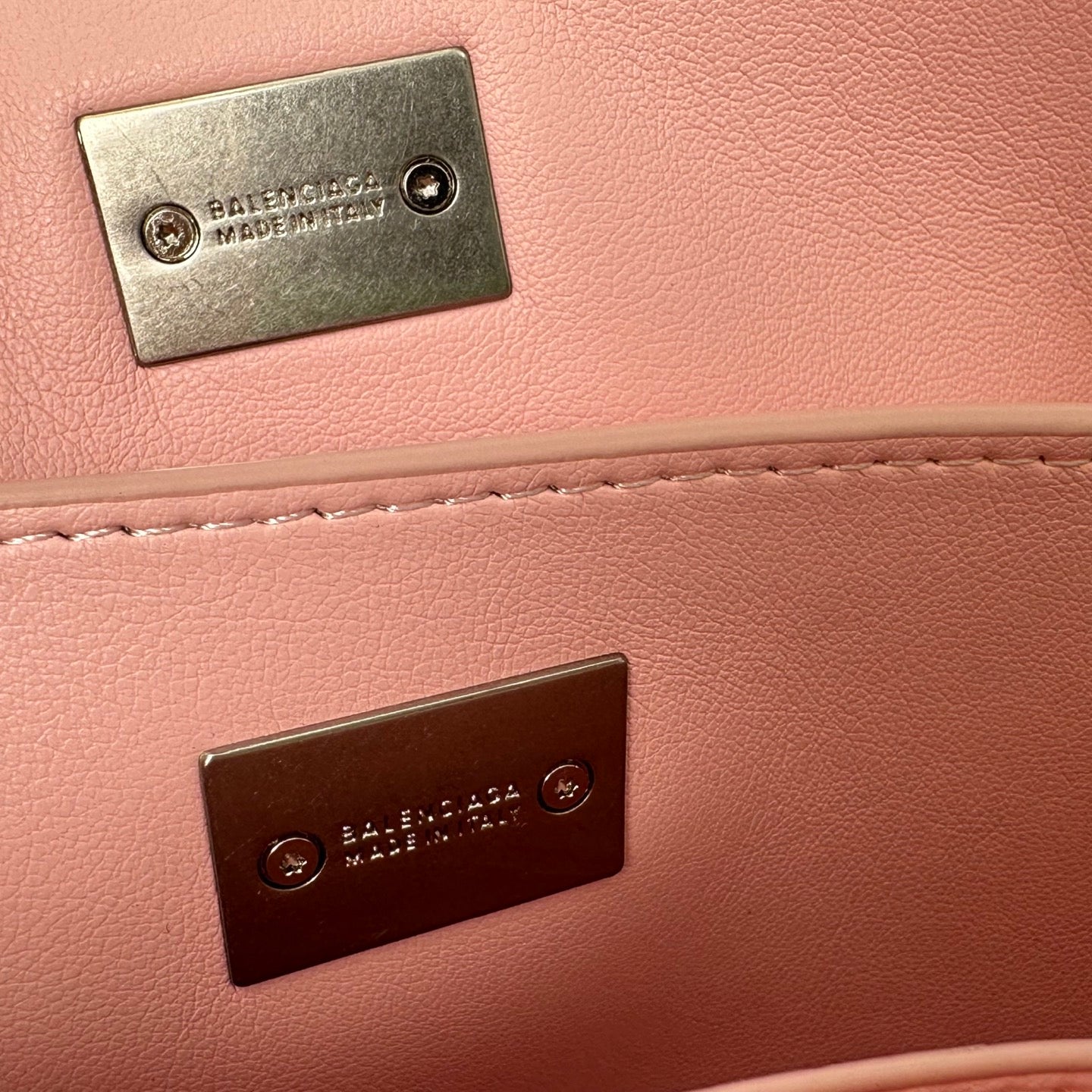 B1X56J32 Popular high-quality leather bag