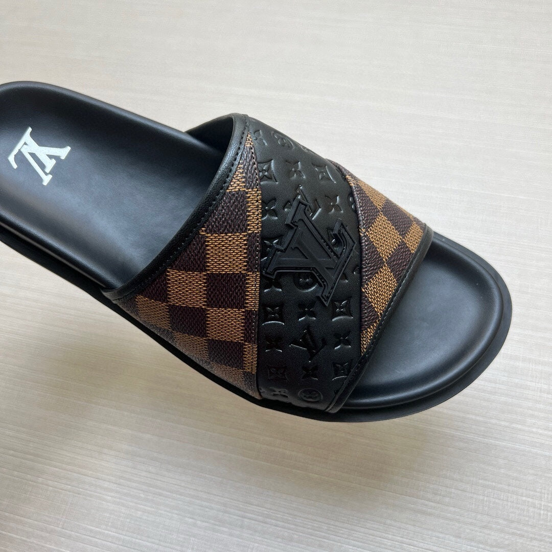 5WE249Z Popular Slippers