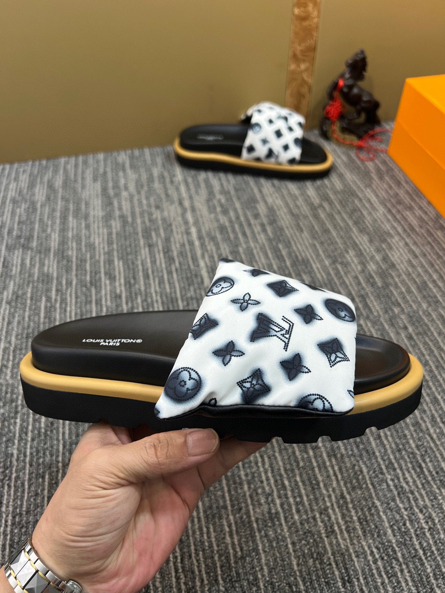 5XE118Z Popular leather quality Slippers