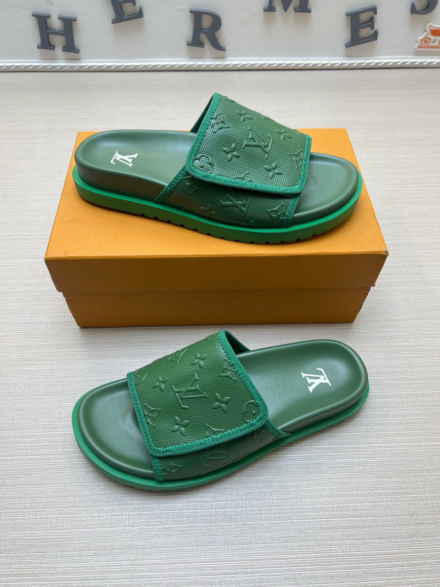 5WE253Z Popular Slippers