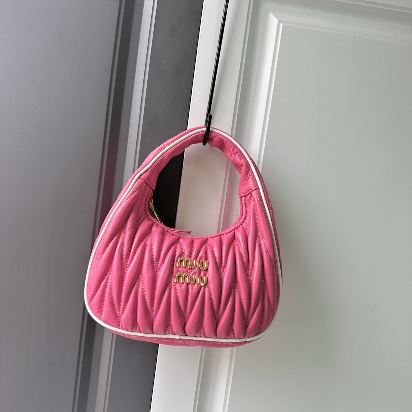 B1P46A118 Popular leather bag