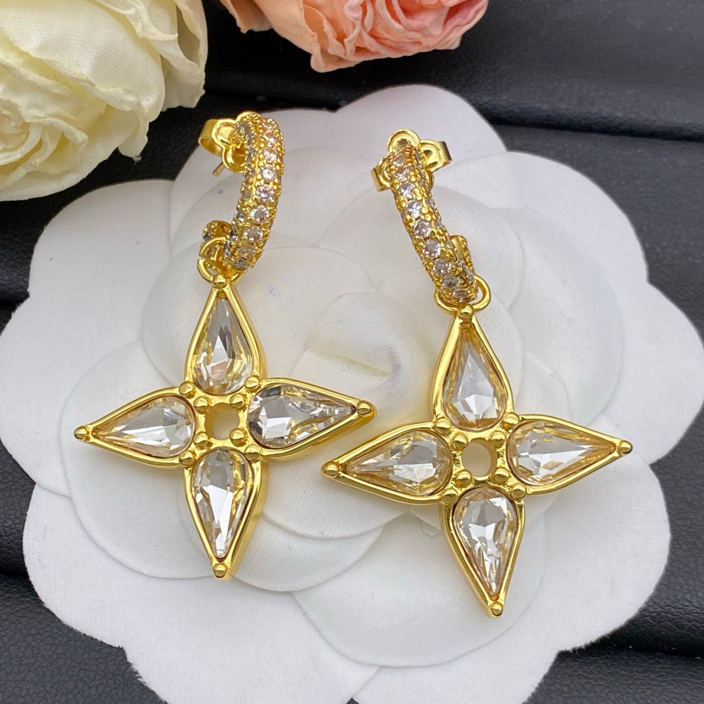15ZE65E Popular Earrings