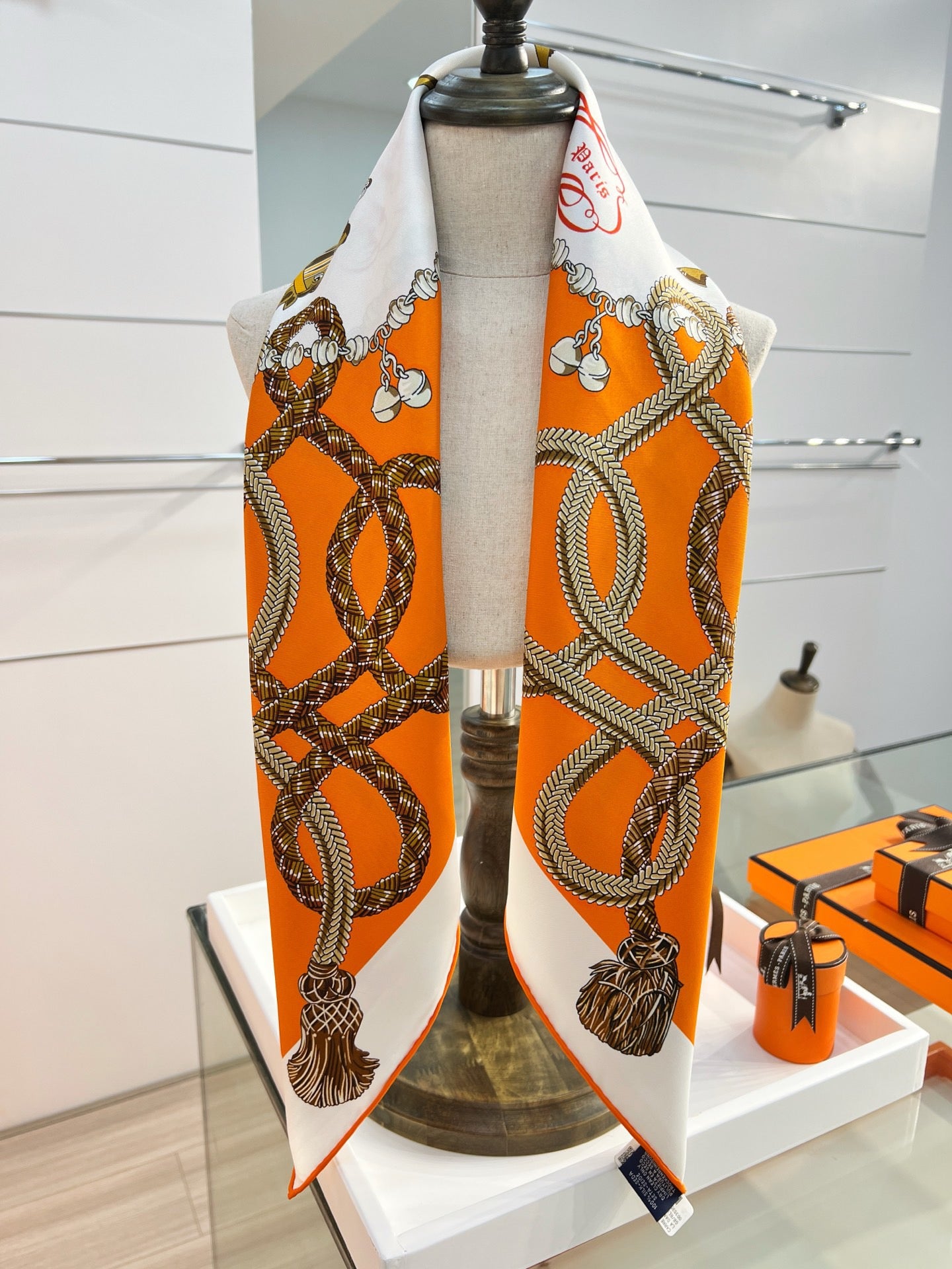 146NH37W Popular Silk Scarve