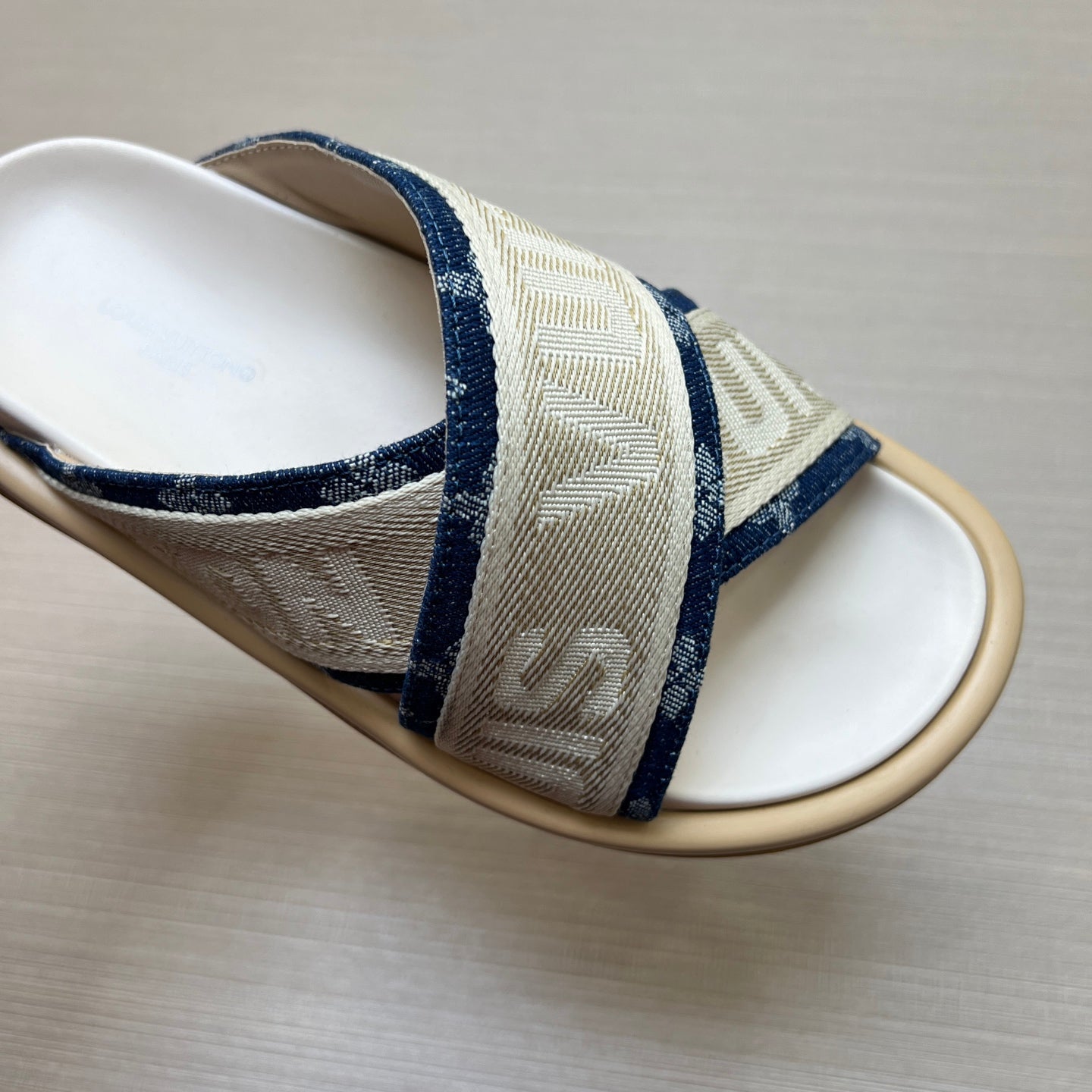 535ZE274Z Popular Slippers