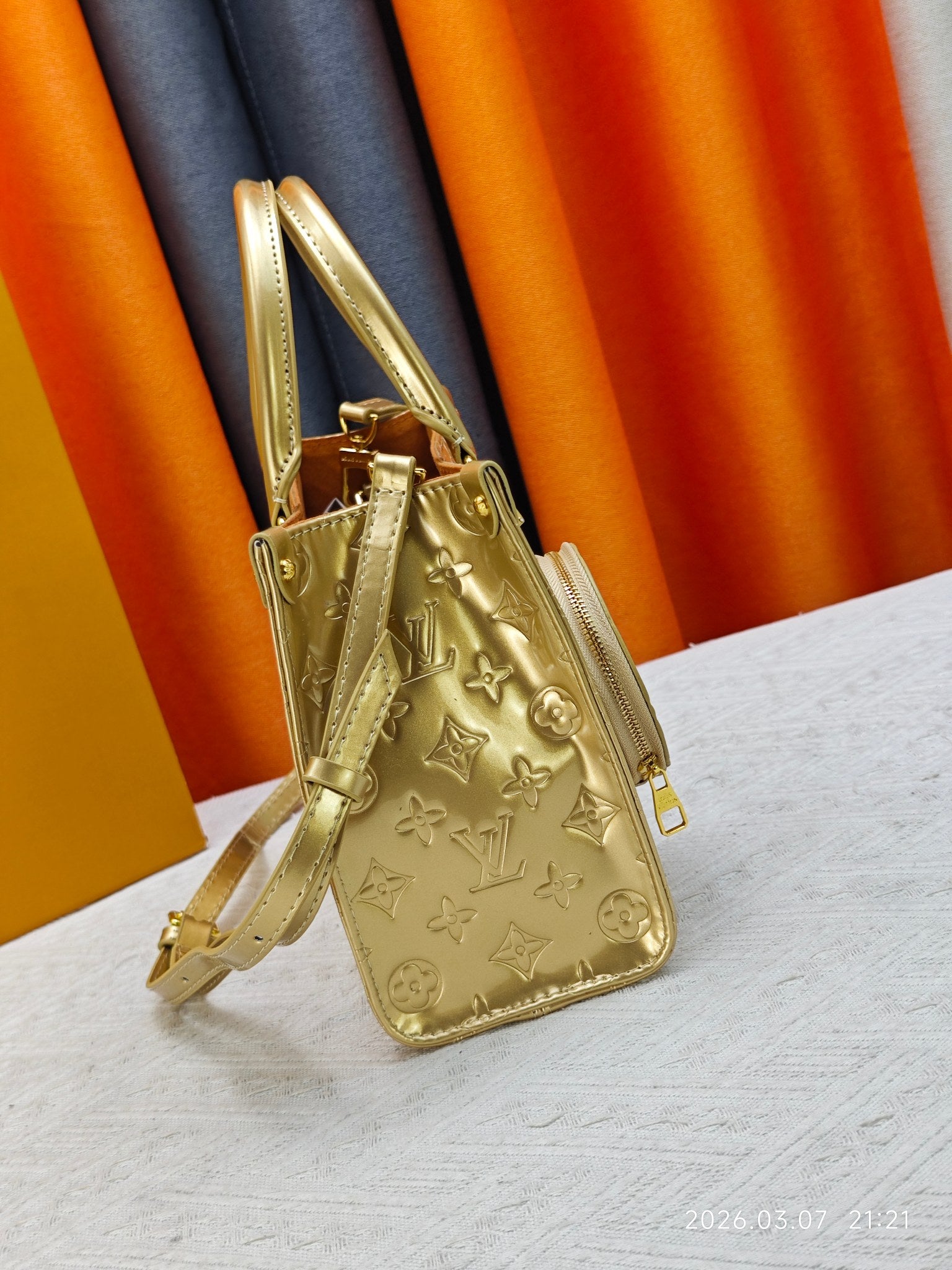 136PE35B Popular leather bag