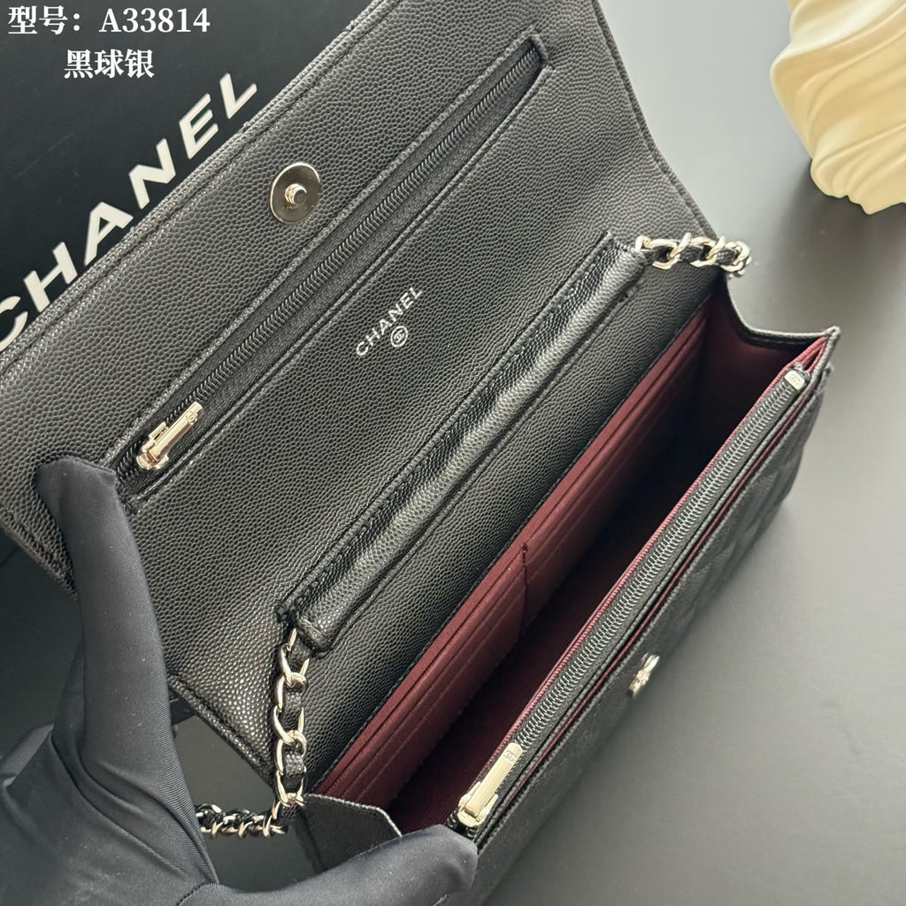 B1X66C17 Popular leather bag