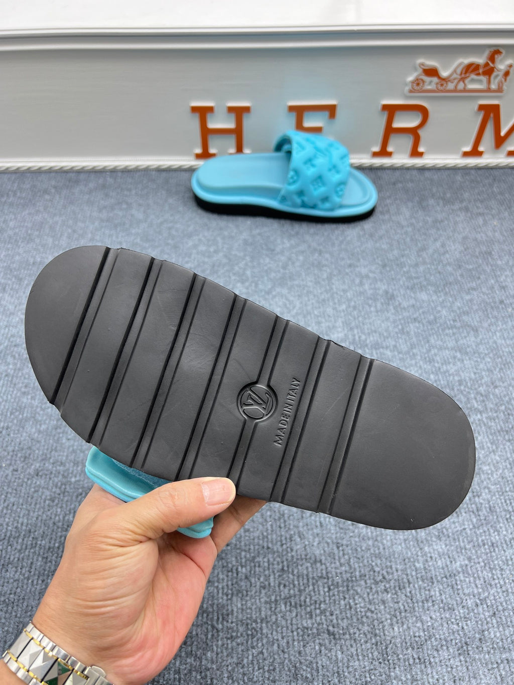 5YE115Z Popular Slippers