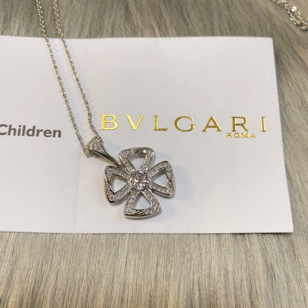 15QS71X Popular Necklace