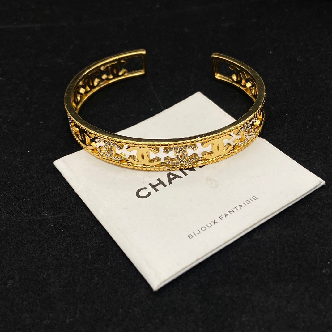 15QC101K  Popular Bracelets