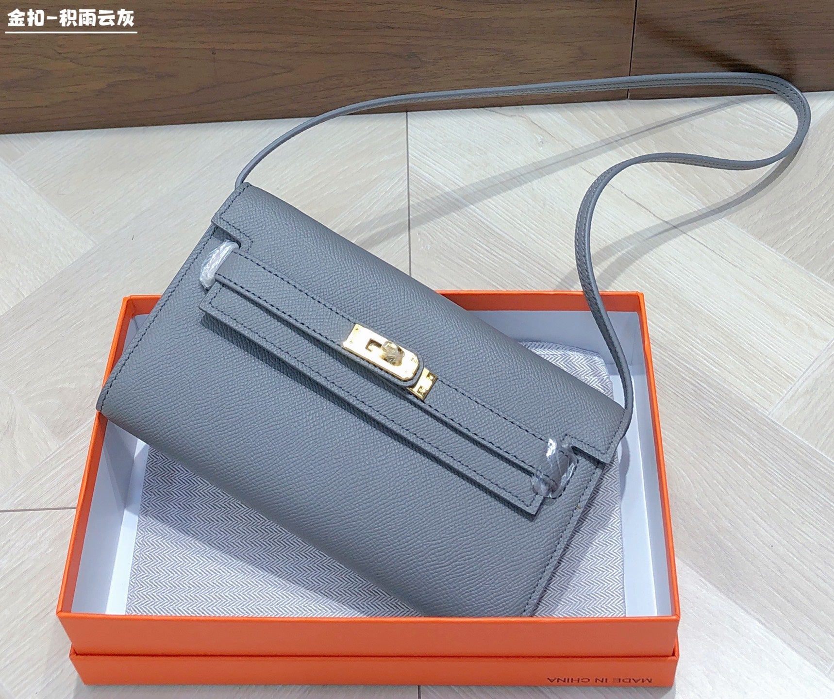 B1X66H11 Popular high-quality leather bag