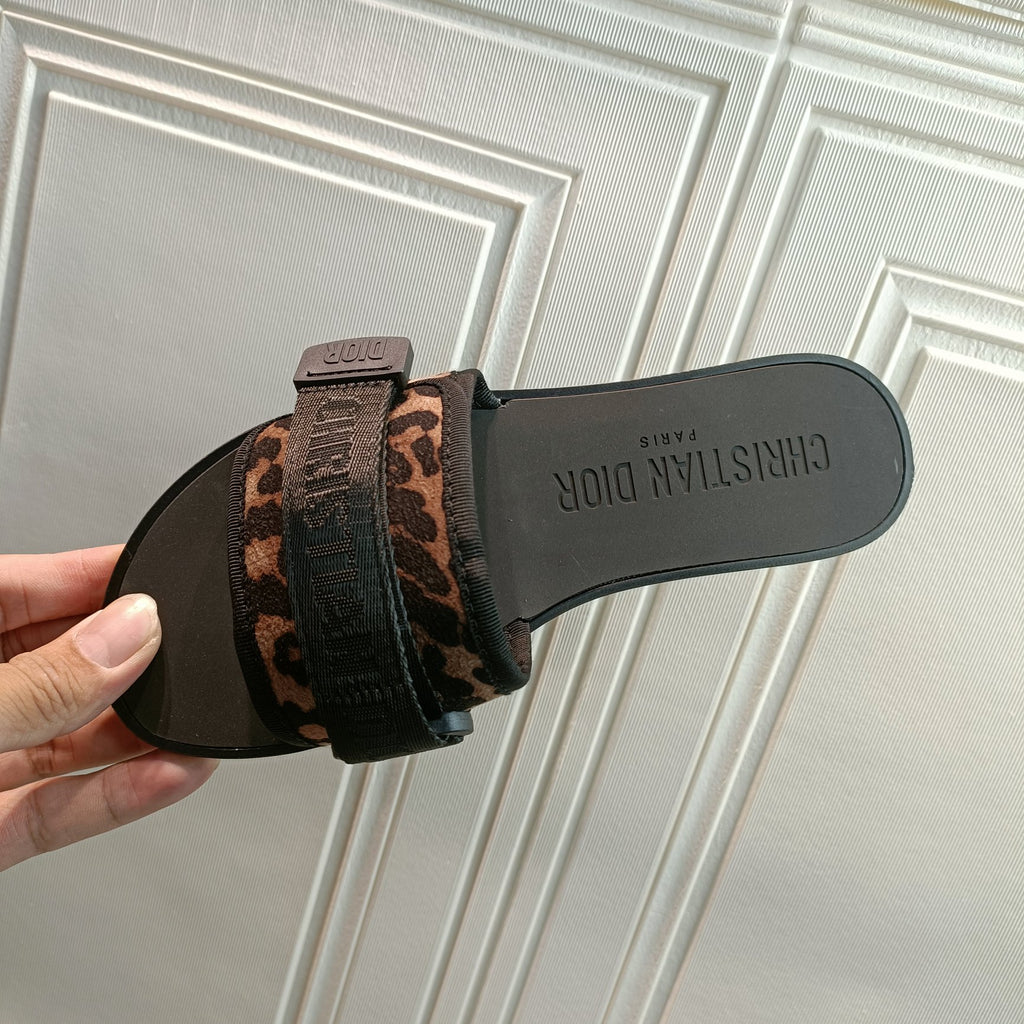 14D20Z Popular Slippers