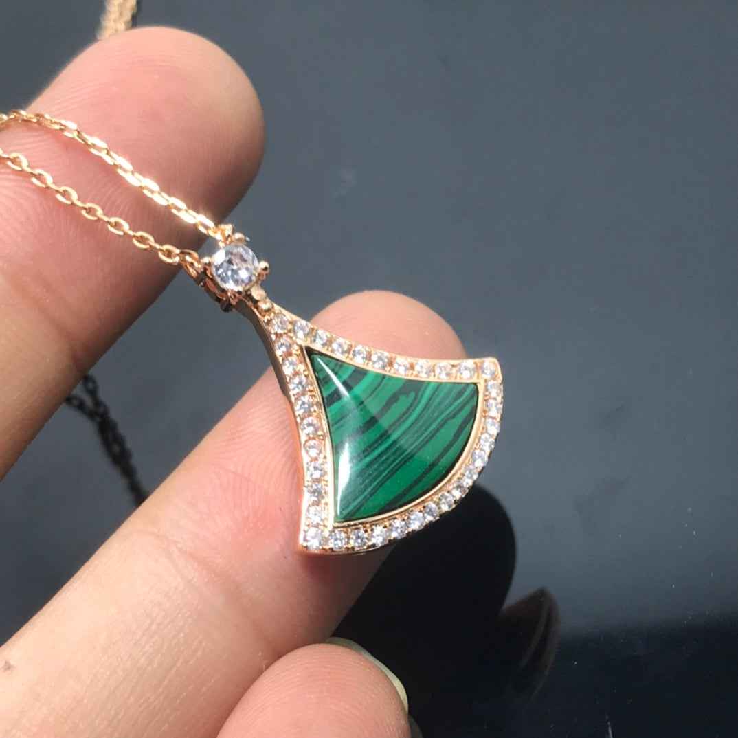 55QS410X Popular Necklaces