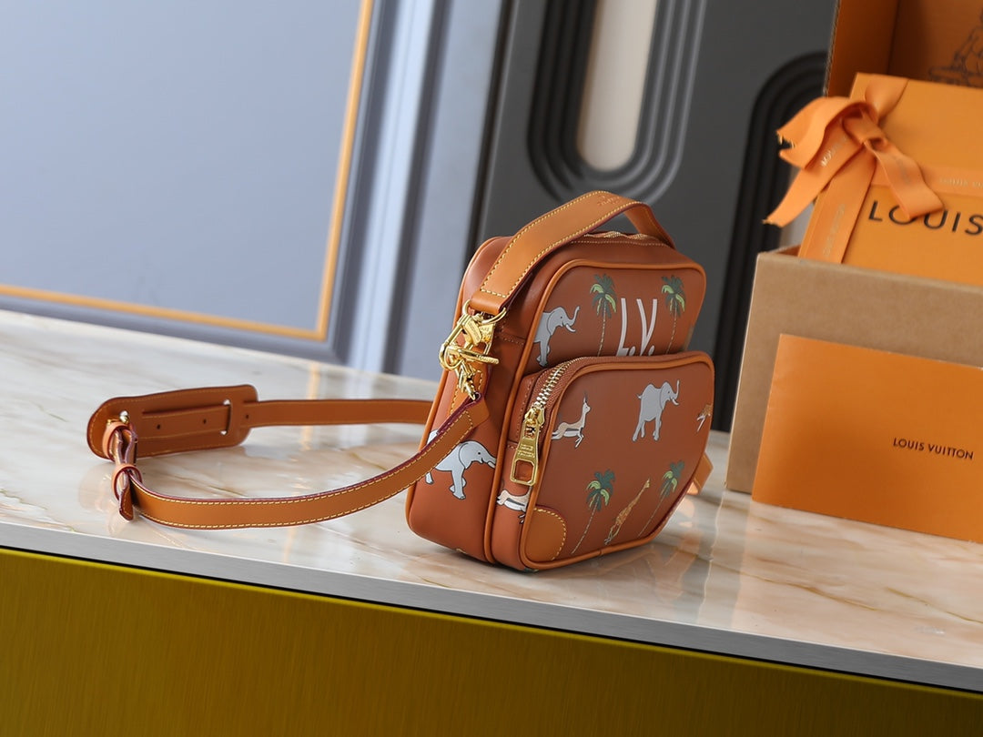 146PE109B Popular leather bag