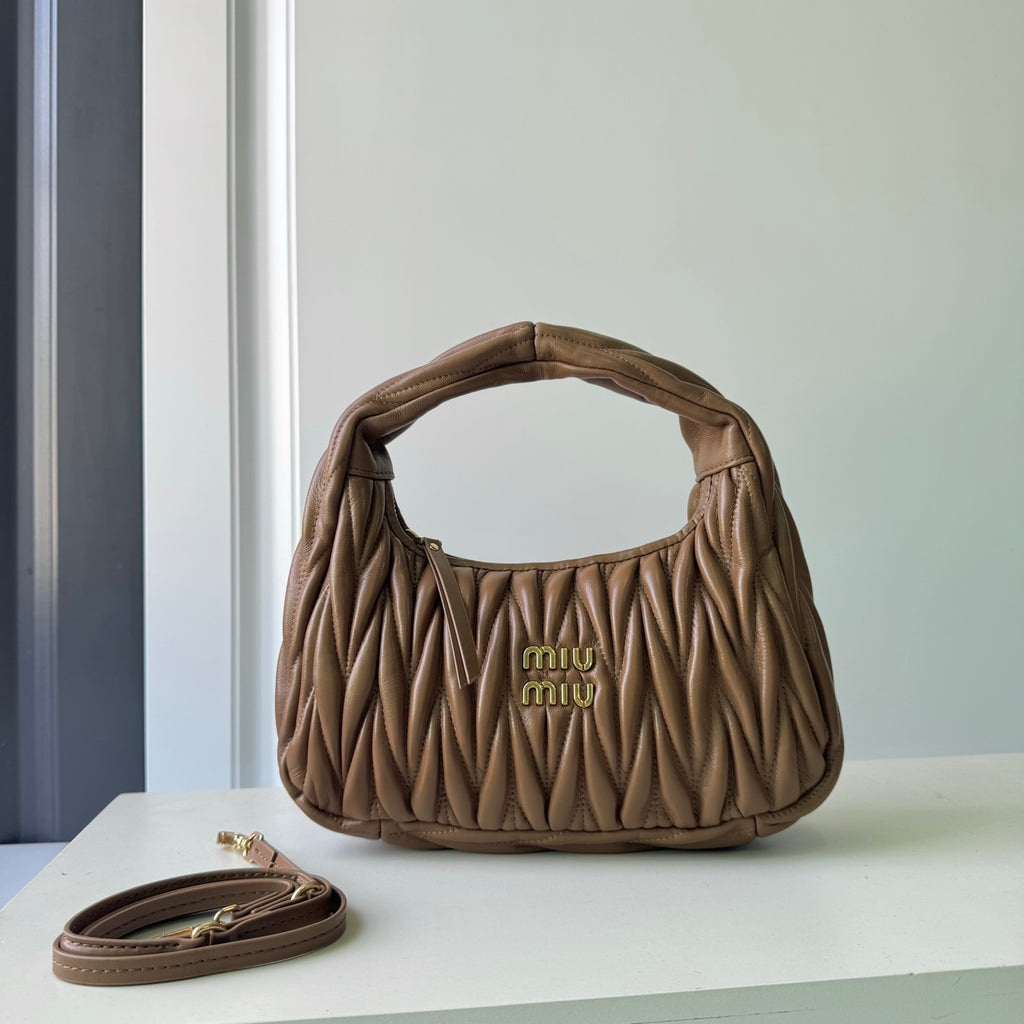 B1P46A120 Popular leather bag（29x24x10cm）