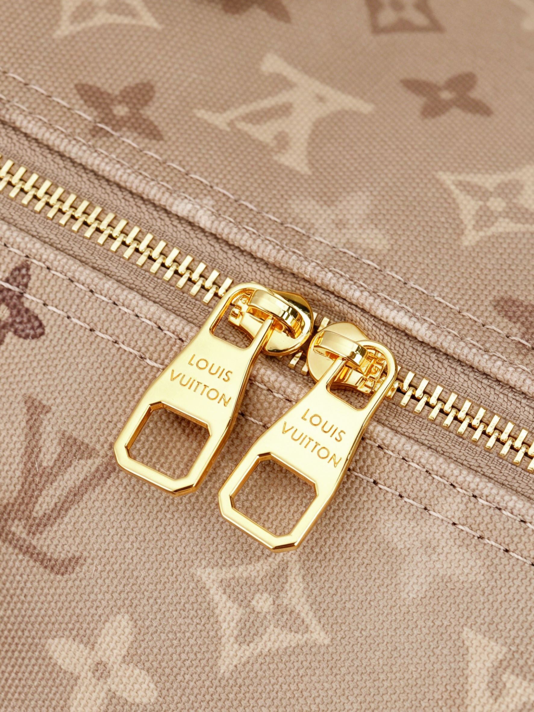 B1N66E6 Popular Luggage bags