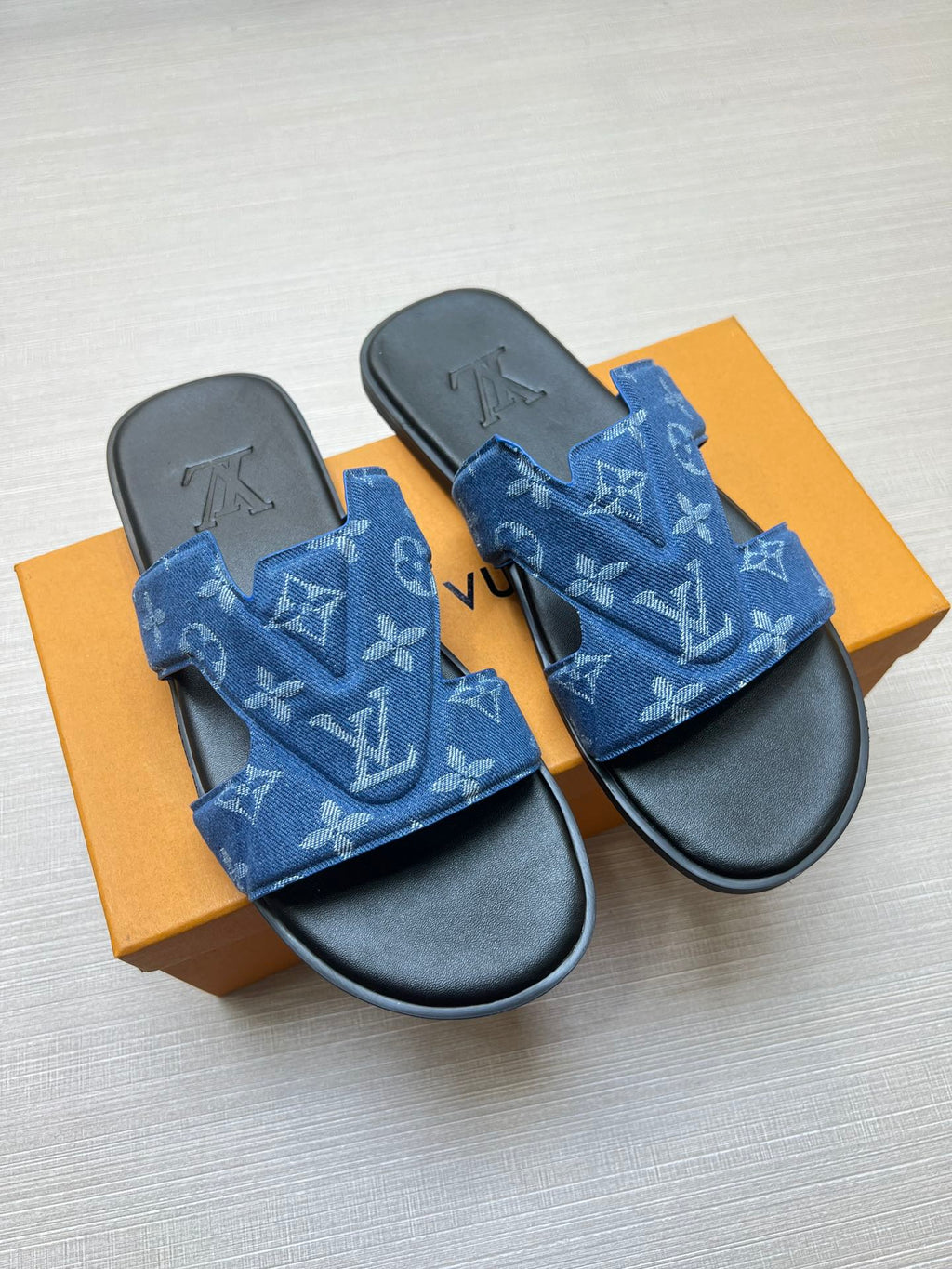 54E32Z Popular slippers