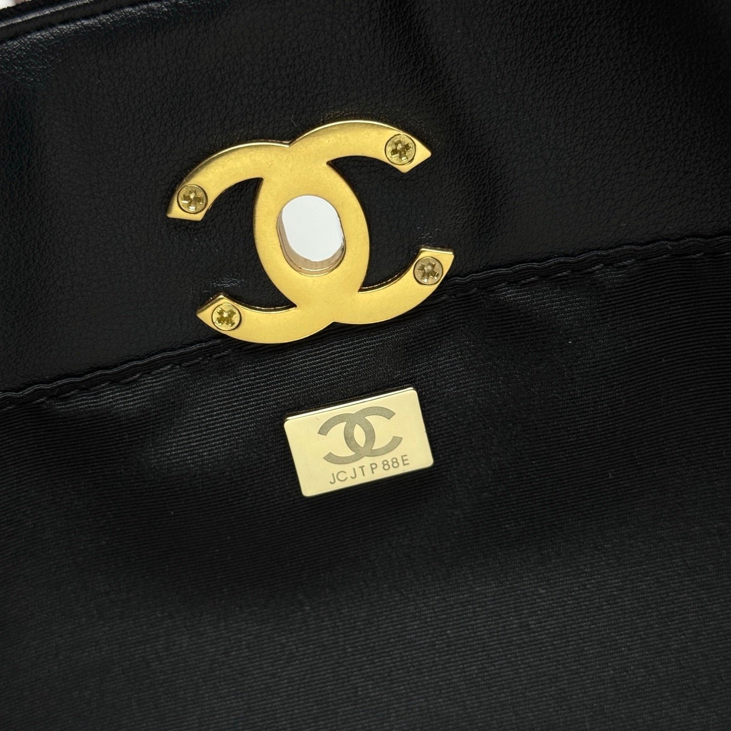 146PC17B Popular leather bag