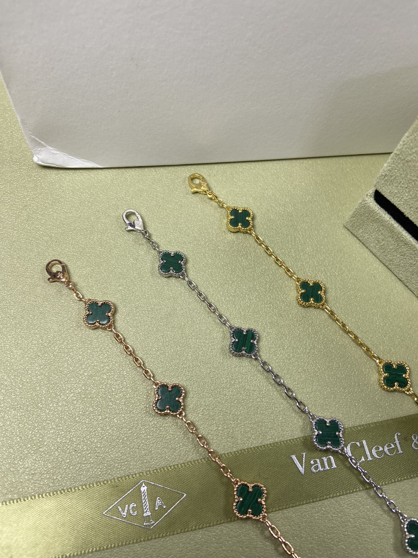 5XVA183K  Popular bracelets 6 flowers mini size 0.9cm flower