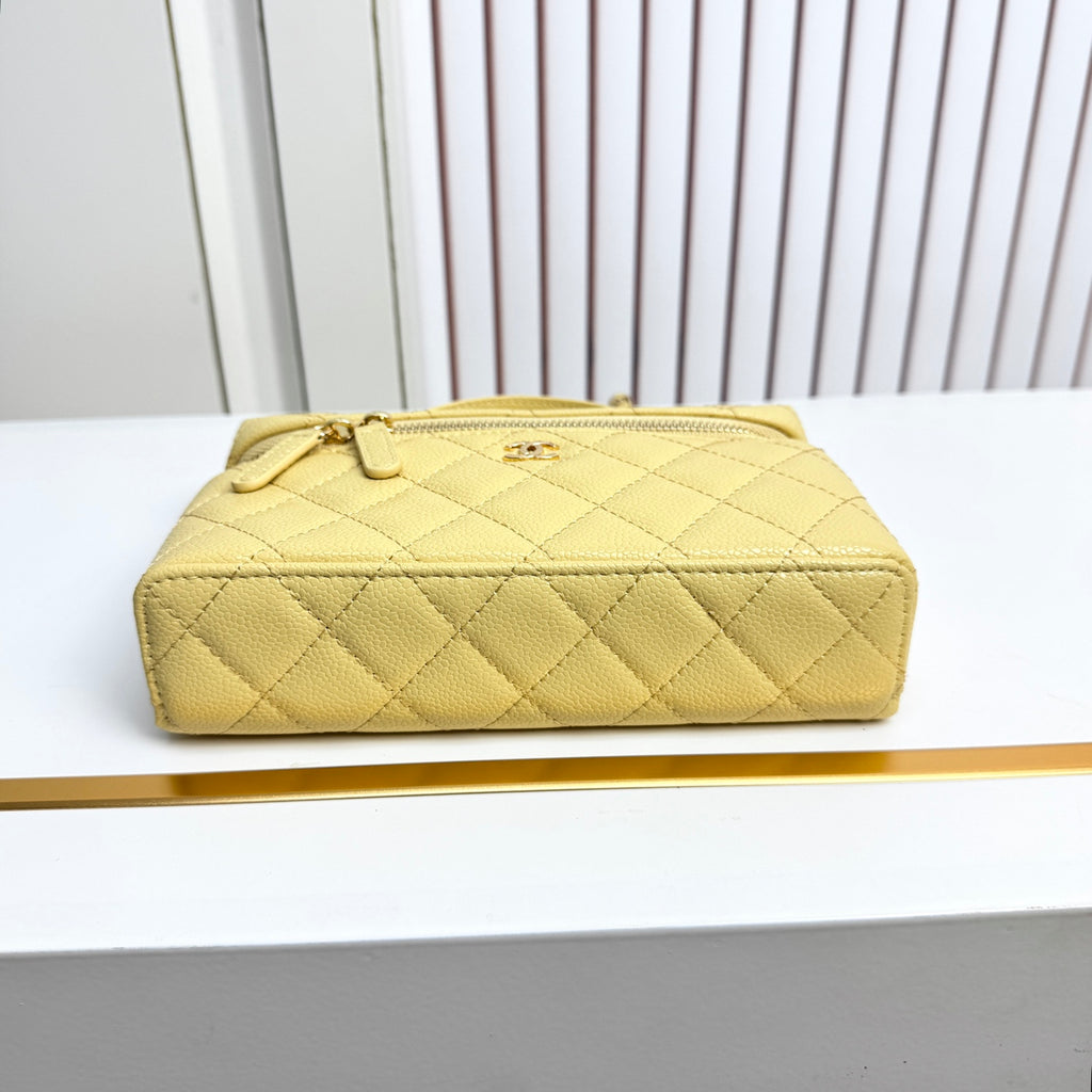B1X66C19  Popular leather bag