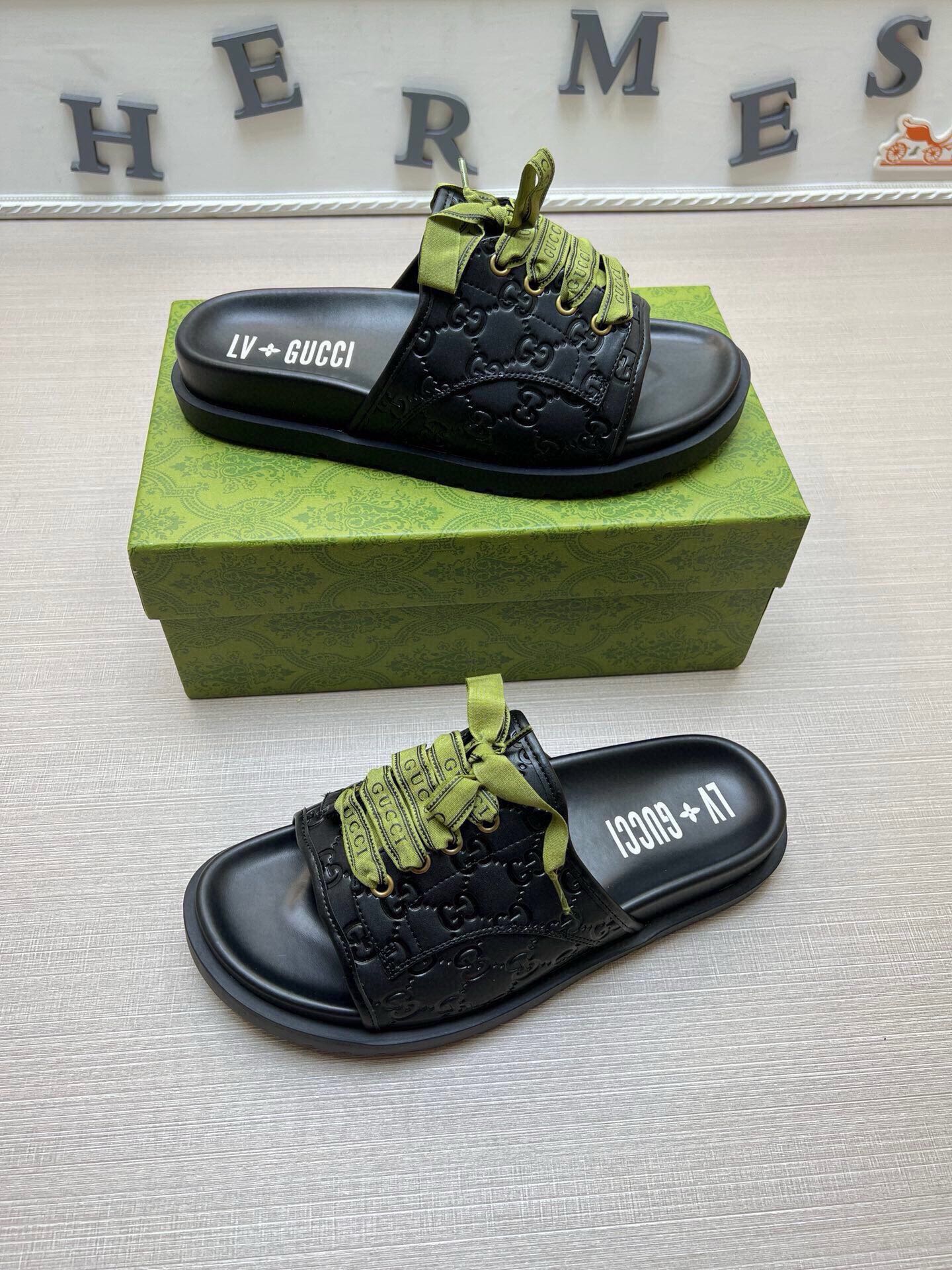 5WB242Z Popular Slippers