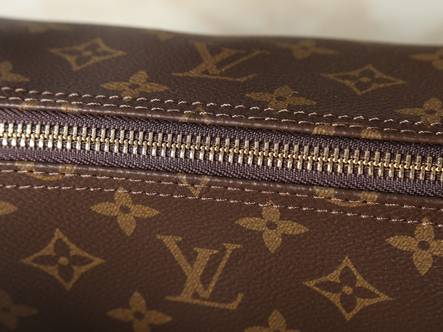 B1N56E21 Popular leather bag