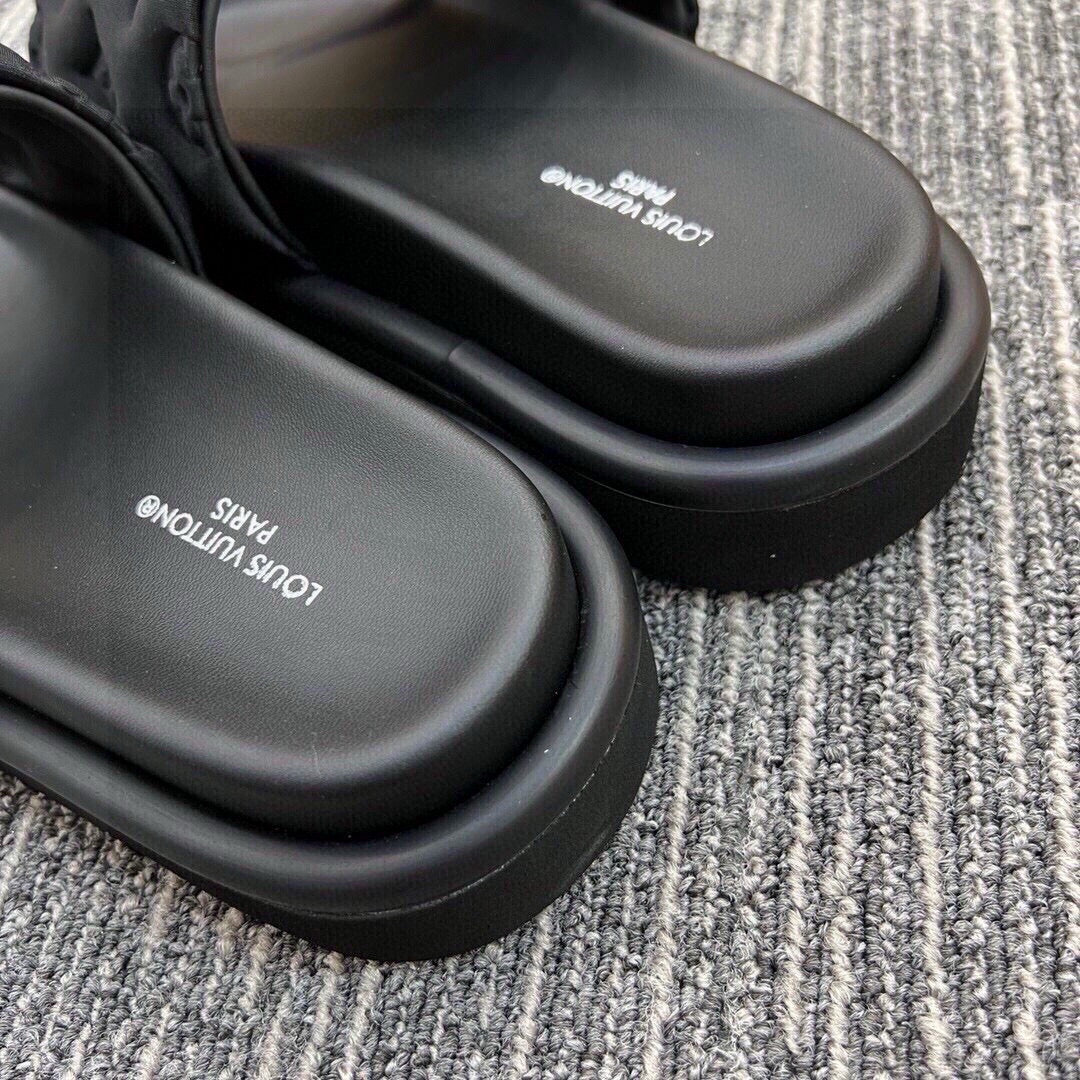 5QE13Z Popular Slippers