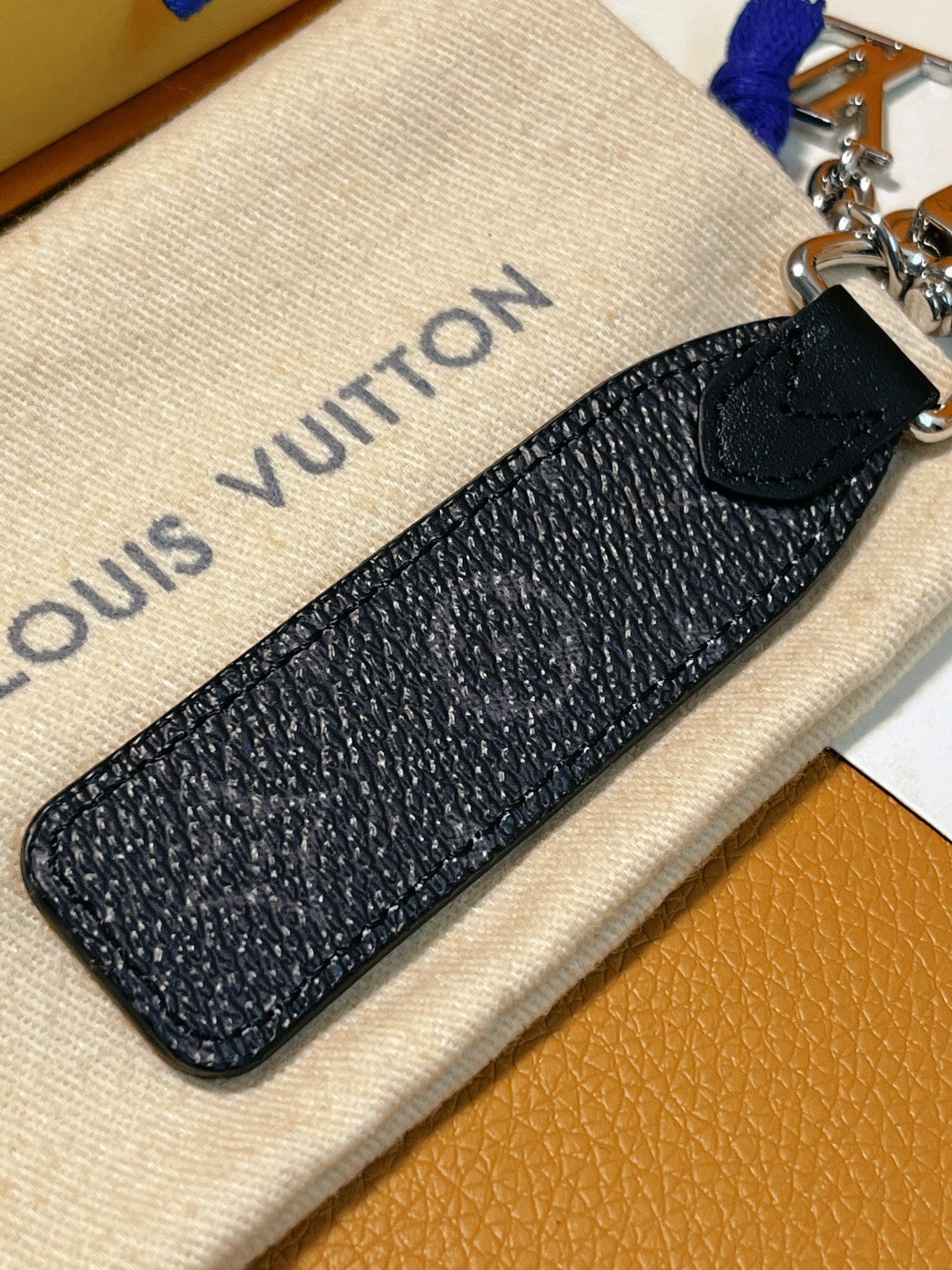 35QE8A Popular bag 's charms accessories