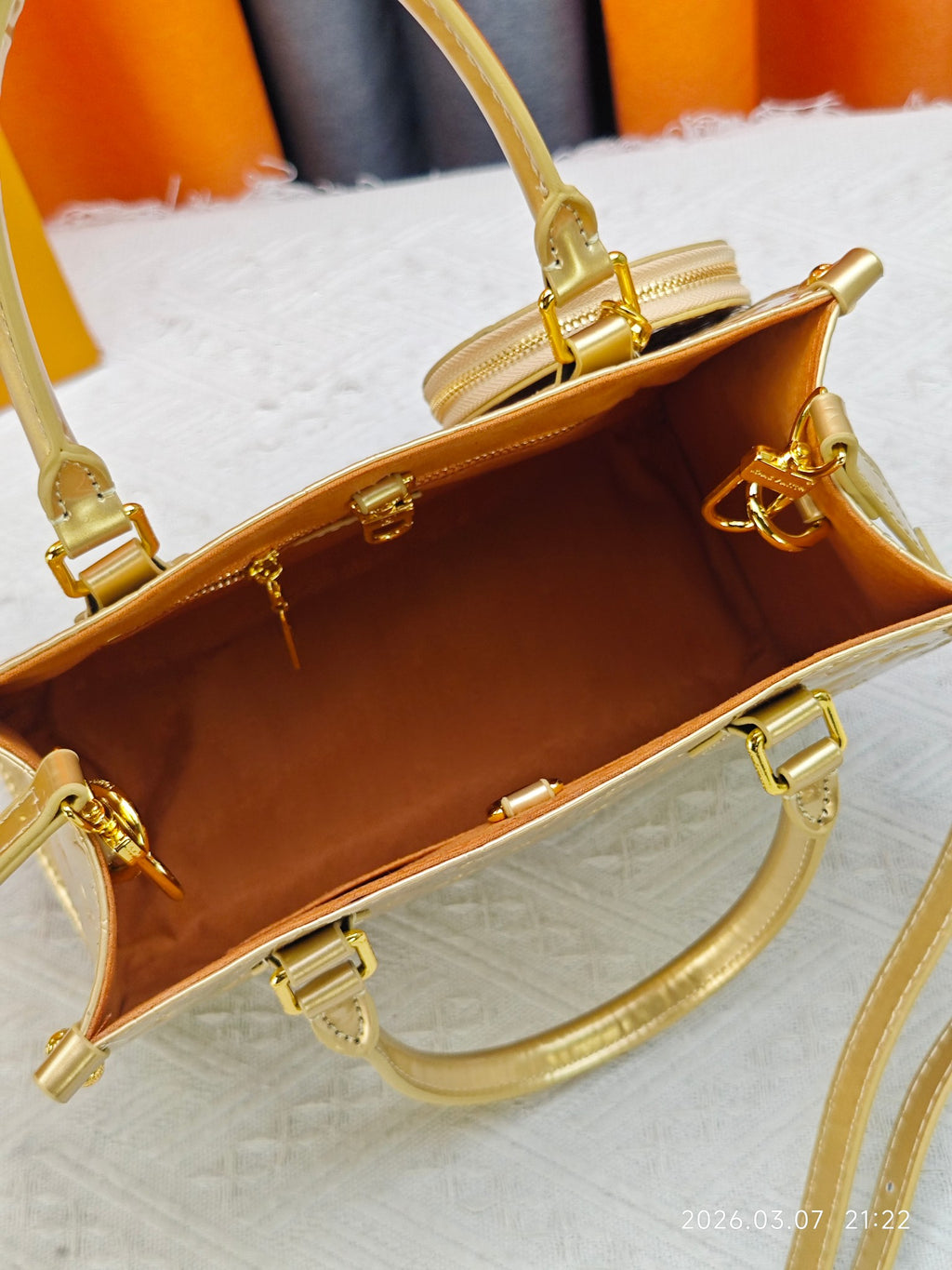 136PE35B Popular leather bag