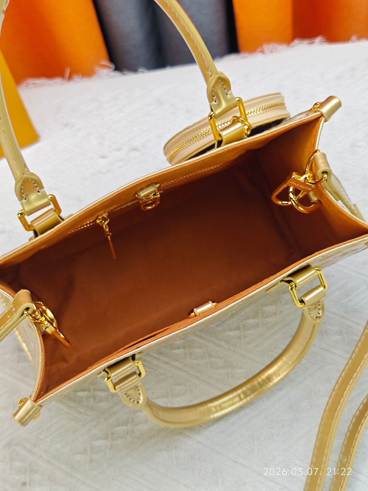 136PE35B Popular leather bag