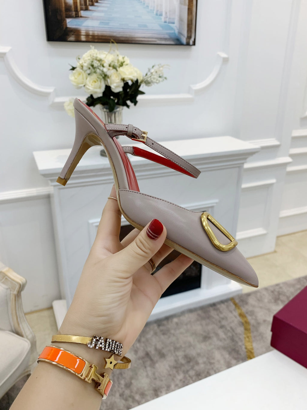 2YVL28Z Popular leather  High heels